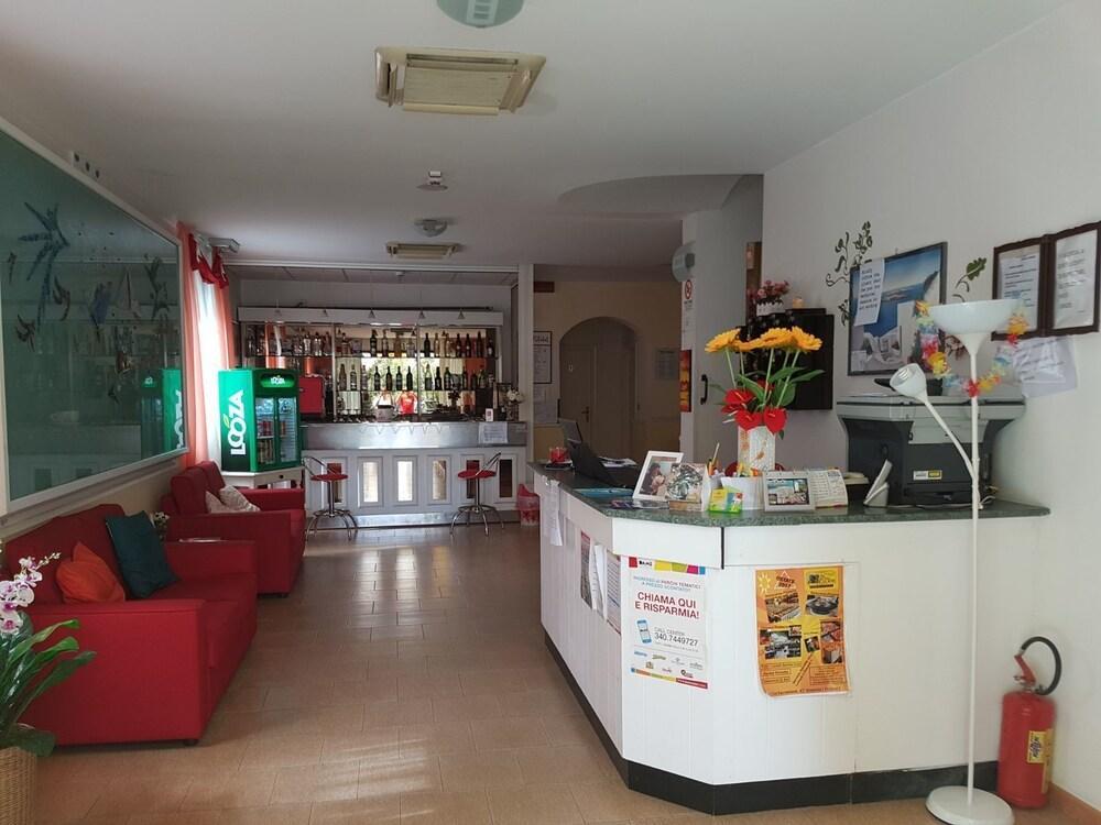 Hotel Criss Rimini Exterior photo