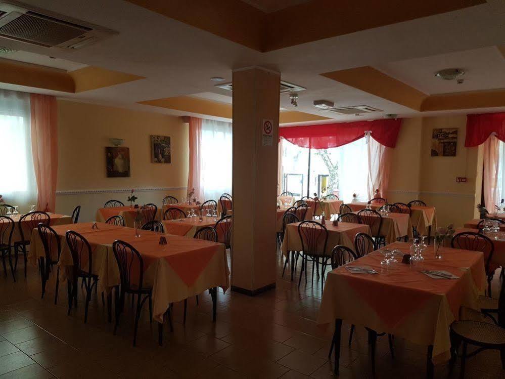 Hotel Criss Rimini Exterior photo